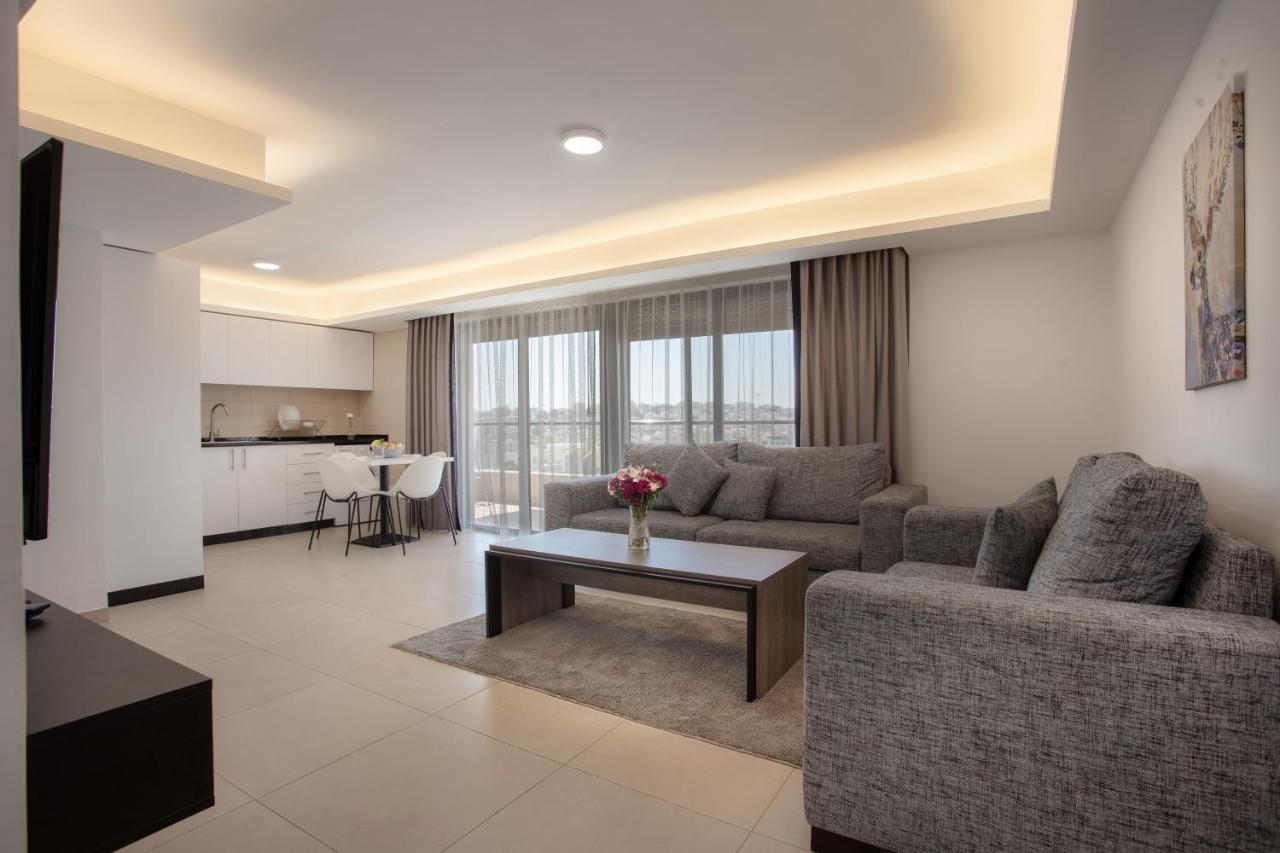 Triple A Hotel Suites Amman Dış mekan fotoğraf
